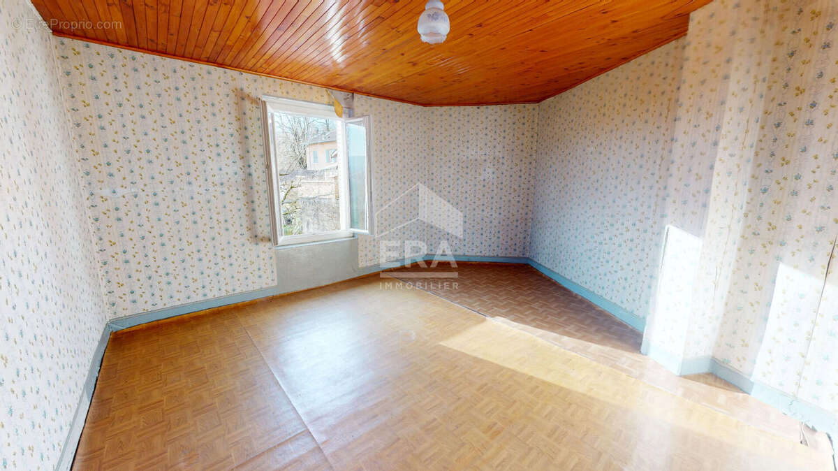 Maison à BOUVESSE-QUIRIEU