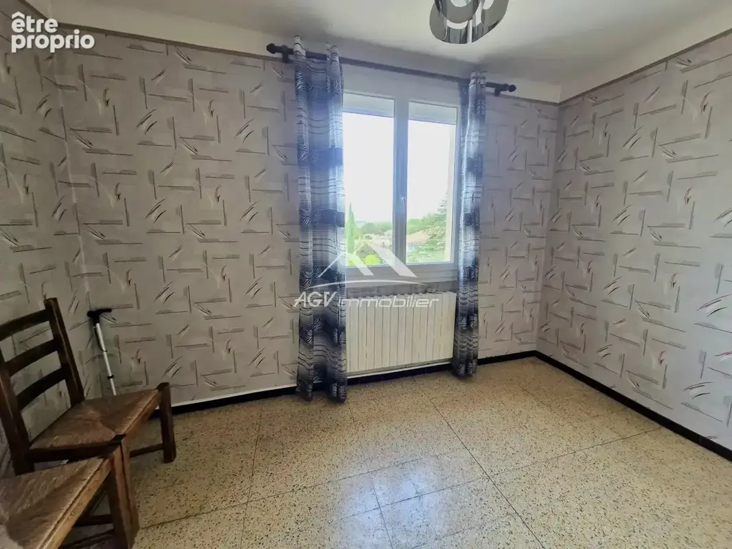 A Saint-Christol-Les-Alès, maison 3 chambres, deux garages sur 1025 m² de terrain - photo 6