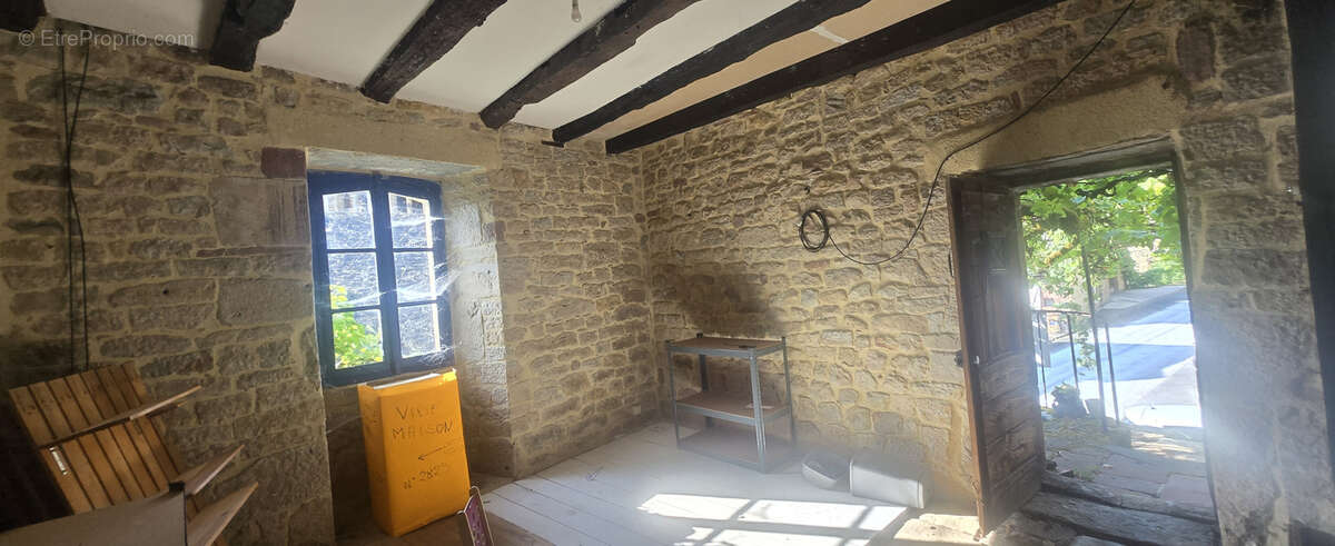 Maison en pierre à rénover - Charme et authenticité au cœur de Ligneyrac - photo 3
