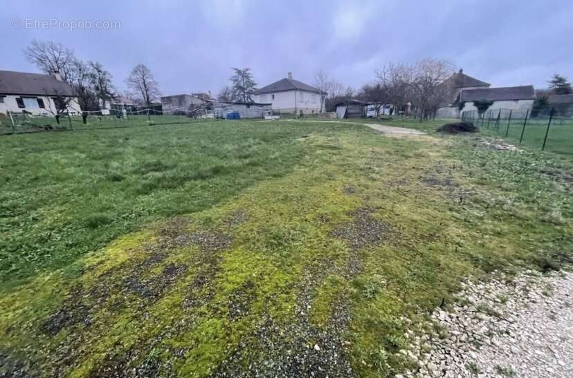 Terrain 909 m² à Thieffrain  - photo 2