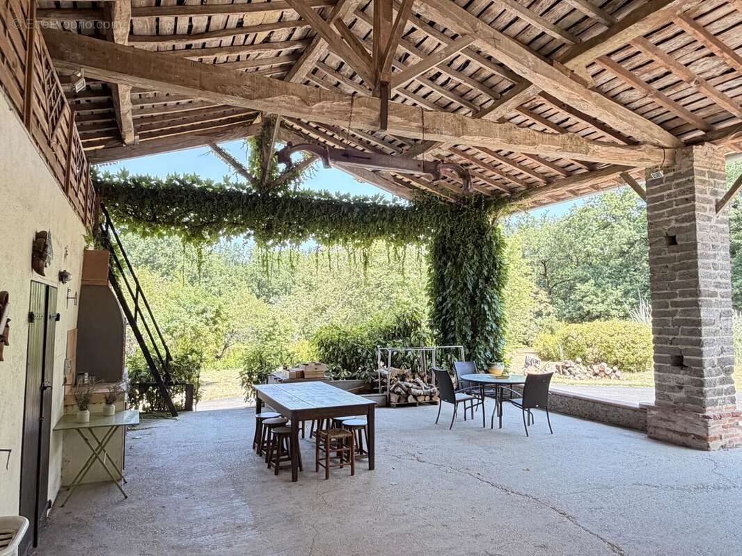 Ferme t4 de 162 m² avec piscine sur parc - photo 17