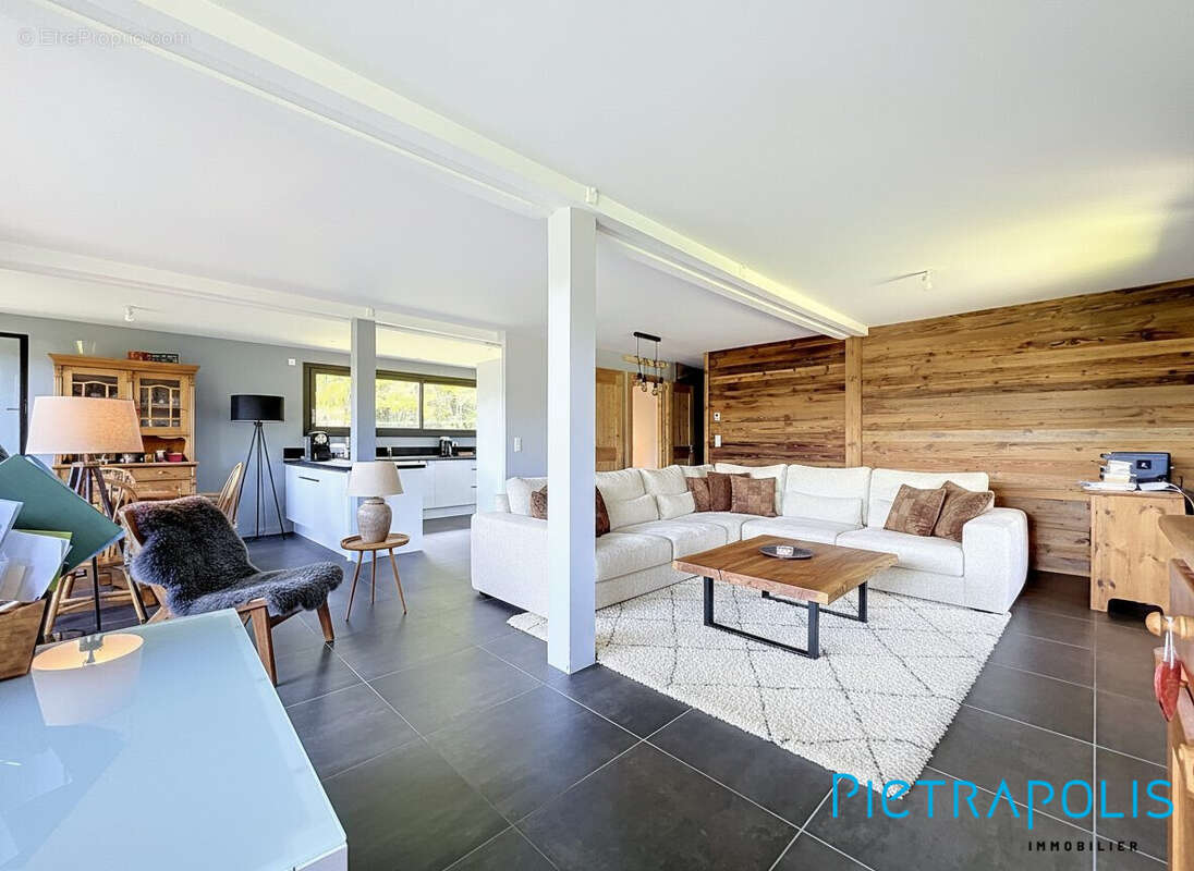 Maison 151 m² à Mijoux  - photo 9