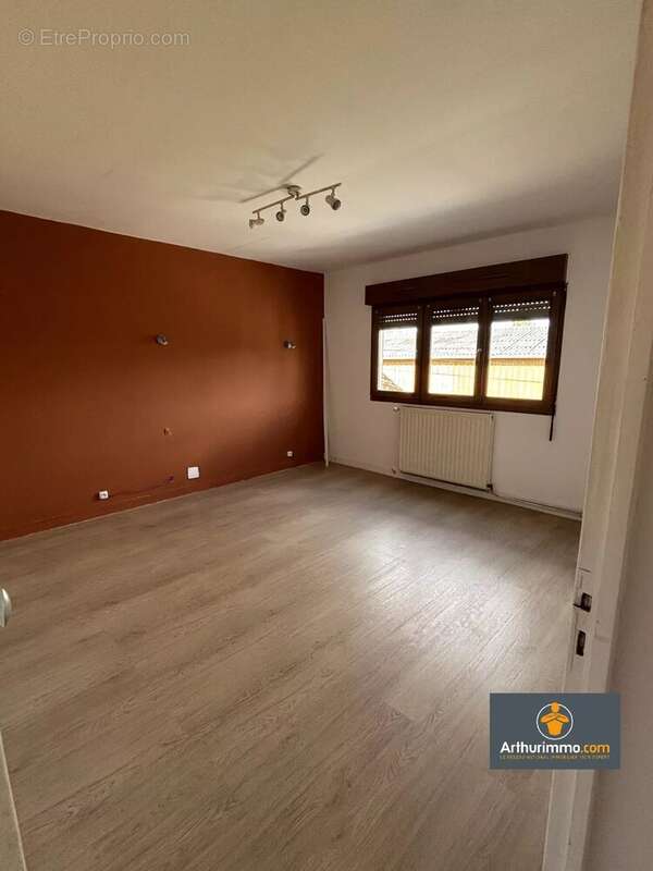 Maison à MAUREGNY-EN-HAYE