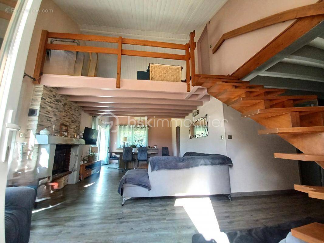 Maison à VILLENEUVE-SUR-BELLOT