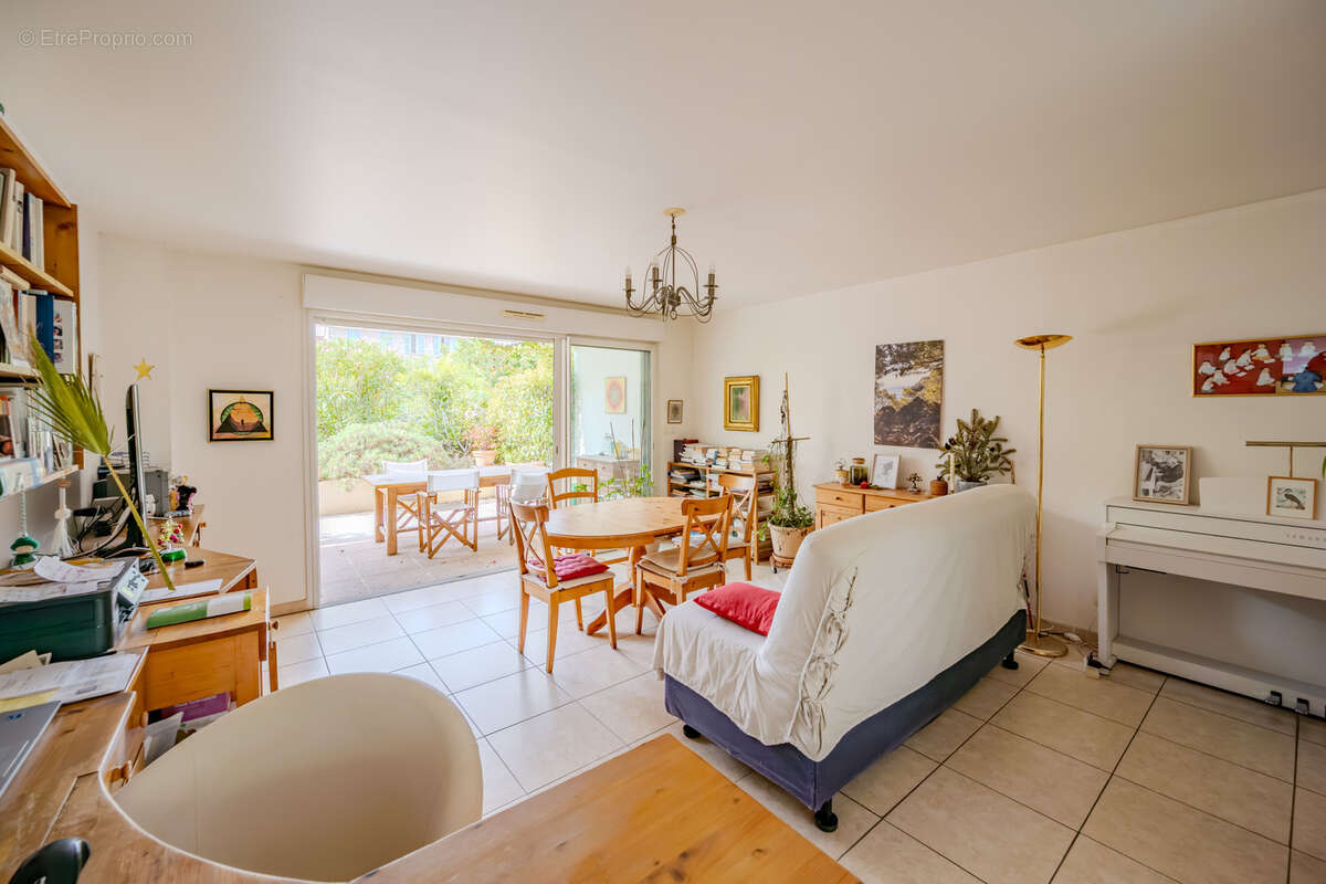 Vaste t3 dans residence de standing ... - photo 3