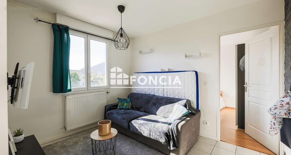 Appartement à SAINT-MARTIN-D'HERES