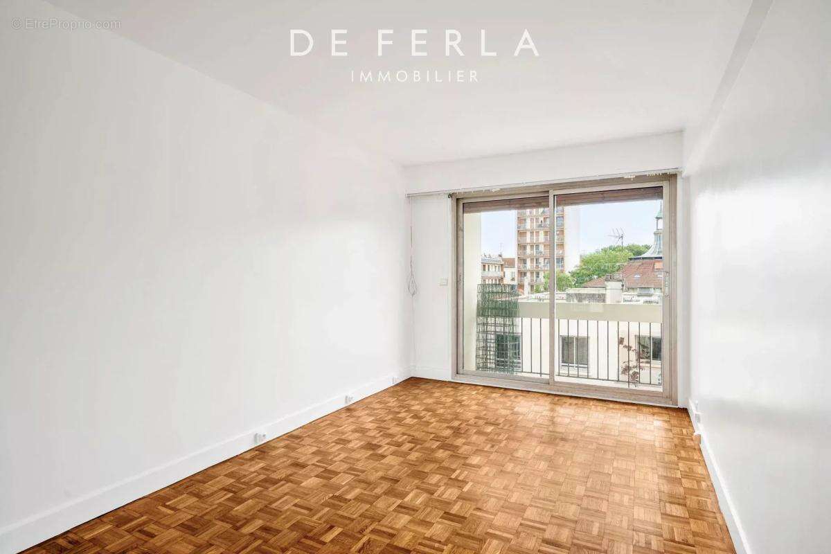 Appartement à PARIS-15E