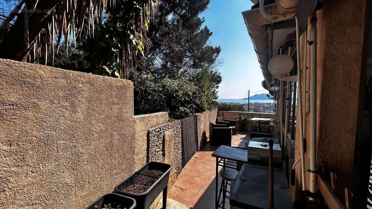 A vendre - Cannes - Vue mer   Appartement  2/3 pièces de 62 m²  + Terrasse de 15 m² + Jardin - photo 12