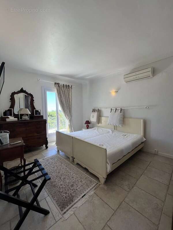 Maison à TOURRETTES-SUR-LOUP