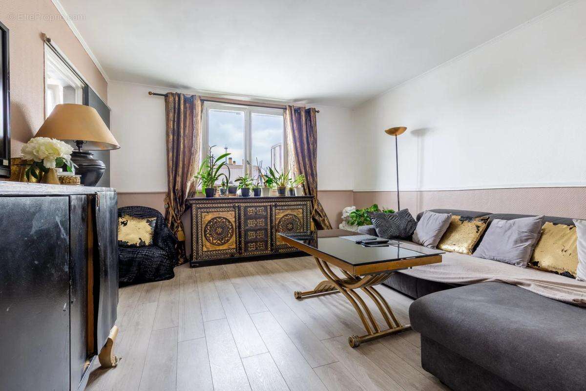 Appartement à PARIS-20E