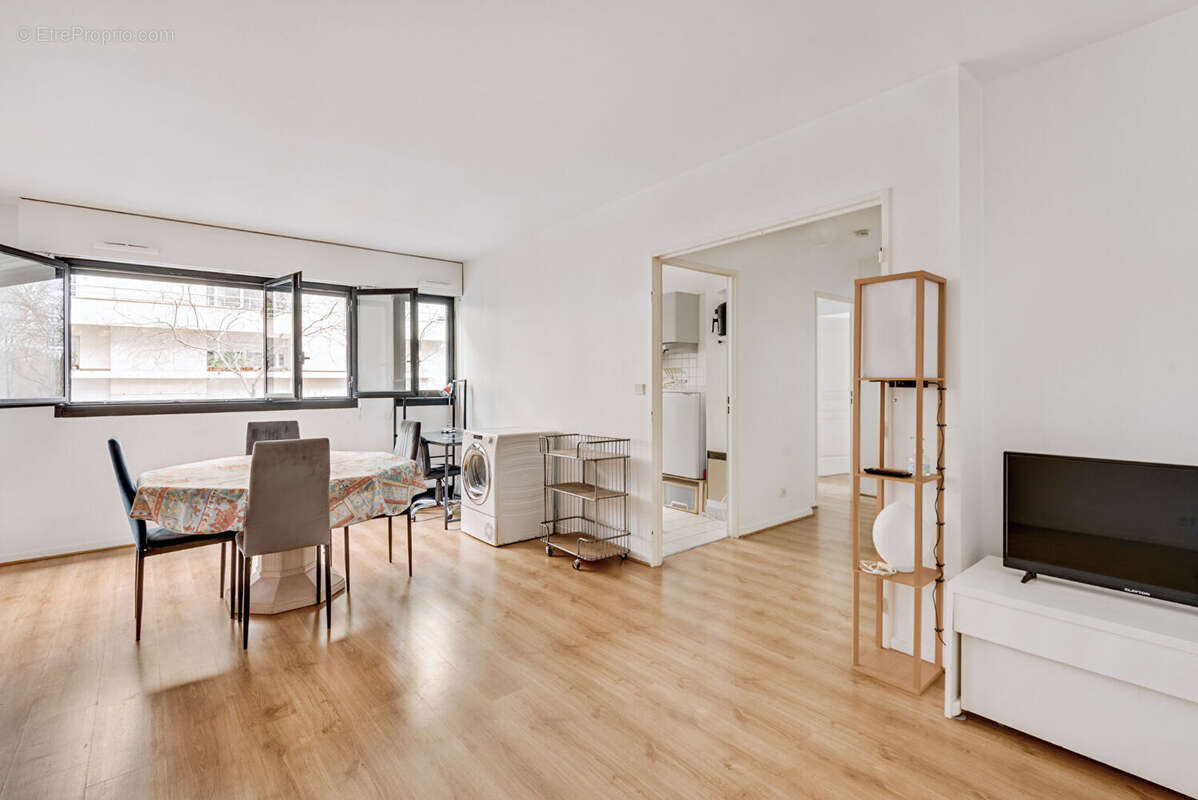 Appartement à PARIS-15E