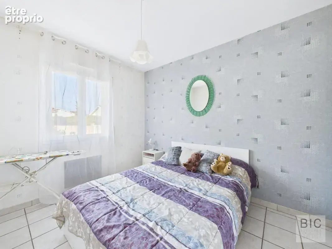A vendre jolie maison à faible émission avec grand jardiin, atelier, garage et piscine - photo 7