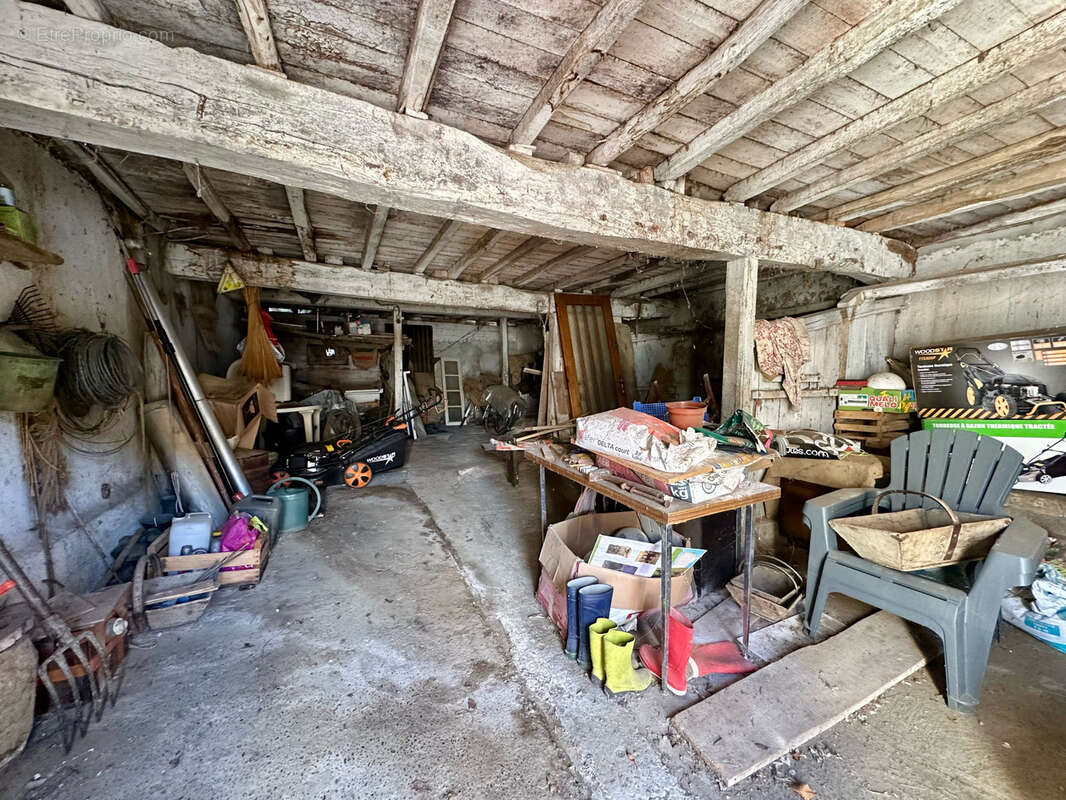 Parking à BEAUMONT-DE-LOMAGNE