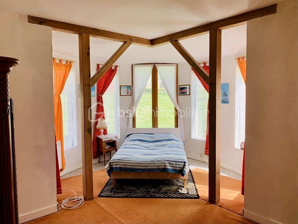 Maison à VILLENEUVE-L'ARCHEVEQUE