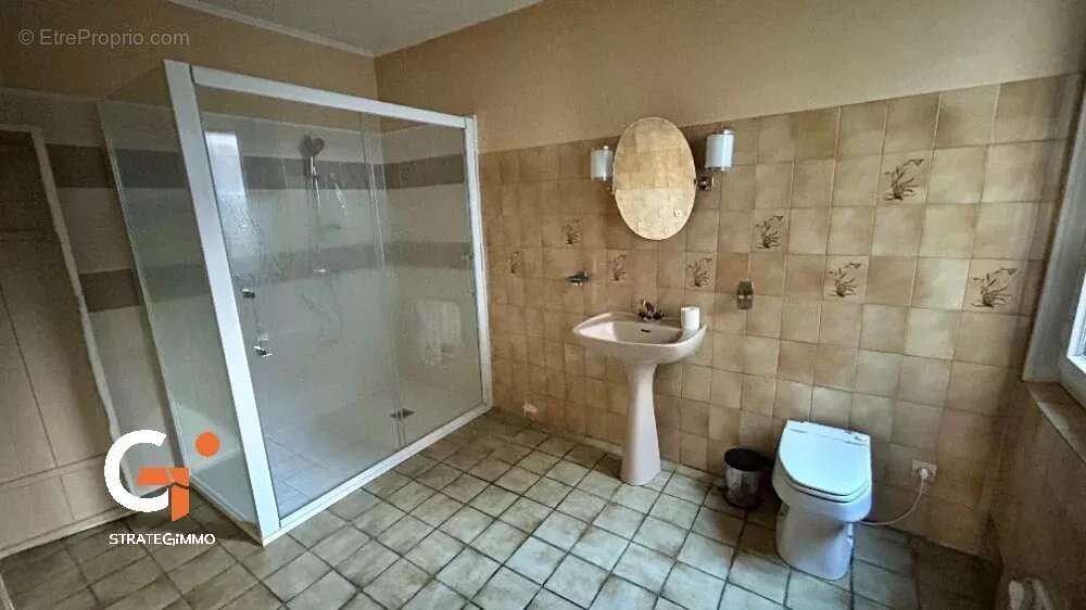 Maison à SAINT-ETIENNE-DU-ROUVRAY