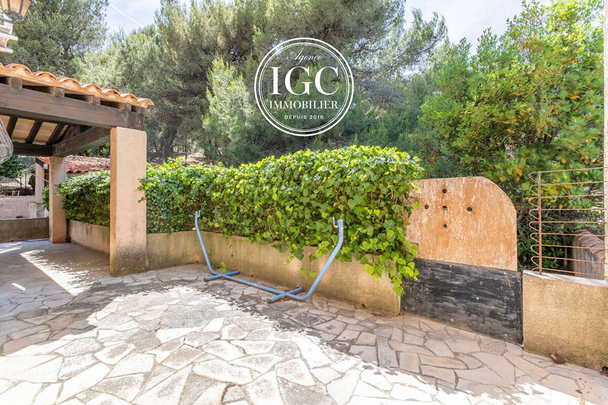 Maison à CHATEAUNEUF-LES-MARTIGUES