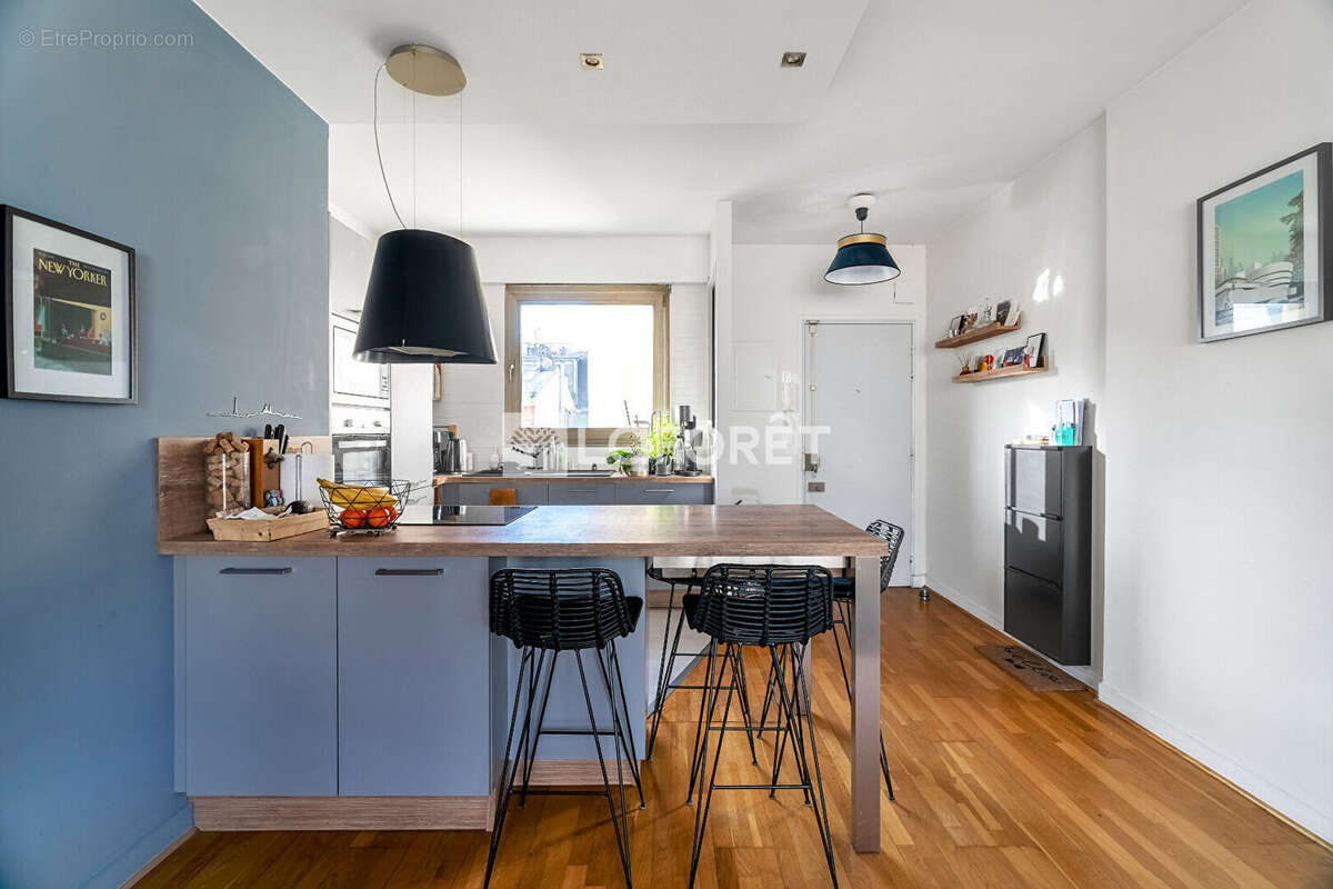 Appartement à PARIS-17E