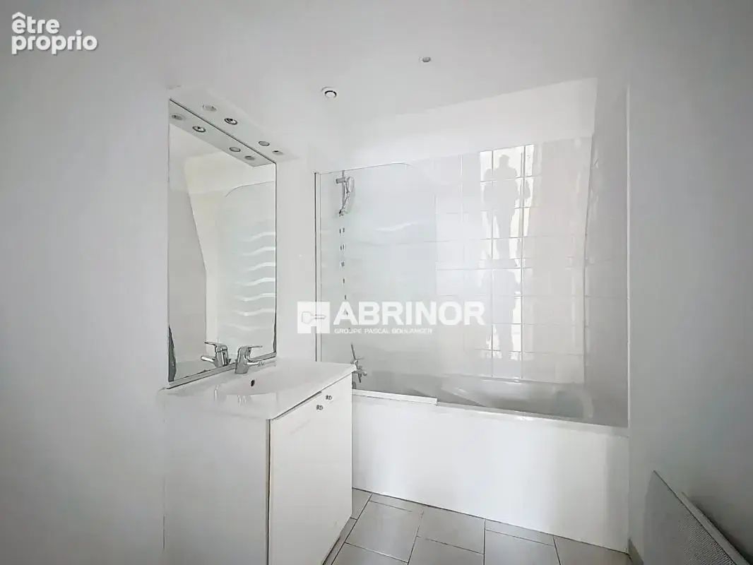 Appartement 2 chambres - place de parking securisee - photo 6