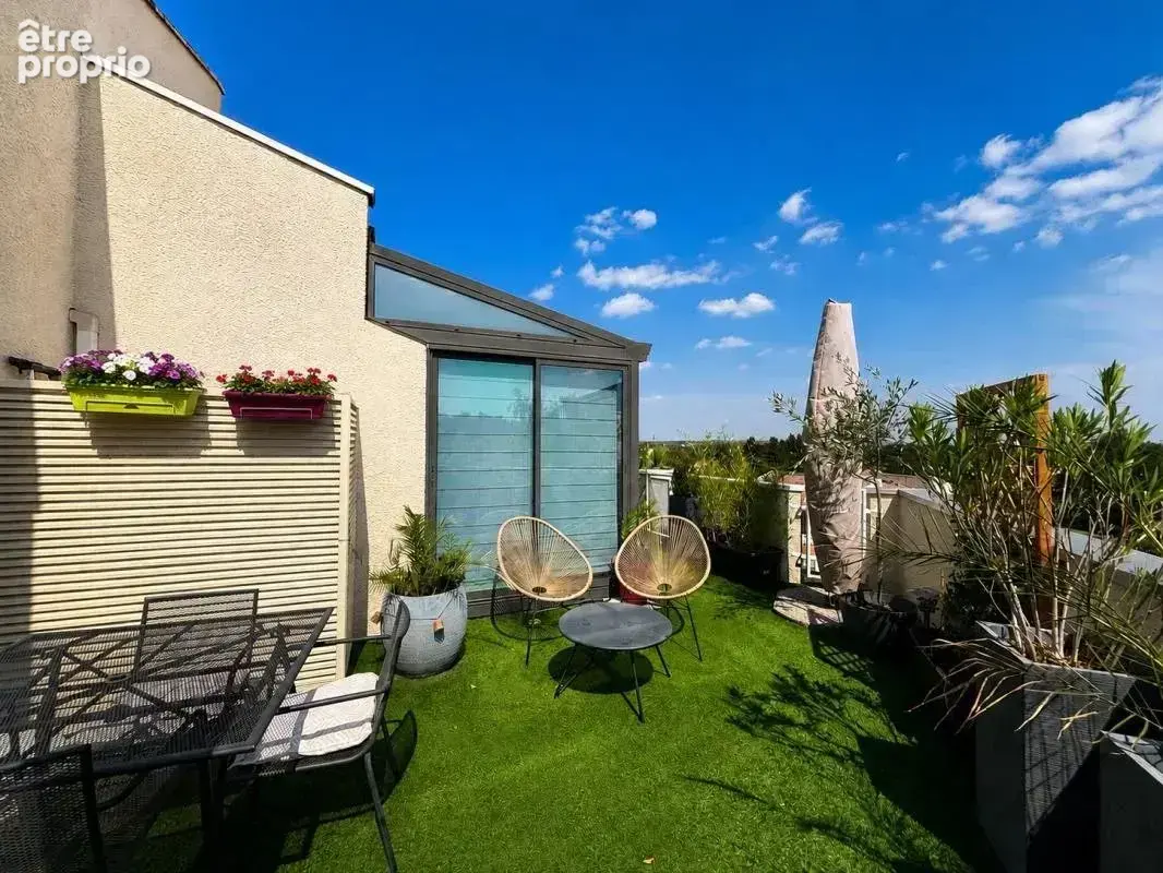 Duplex d'exception entièrement climatisé – Dernier étage – Terrasse de 50 m² – Piscine – Garage & Parking - photo 9