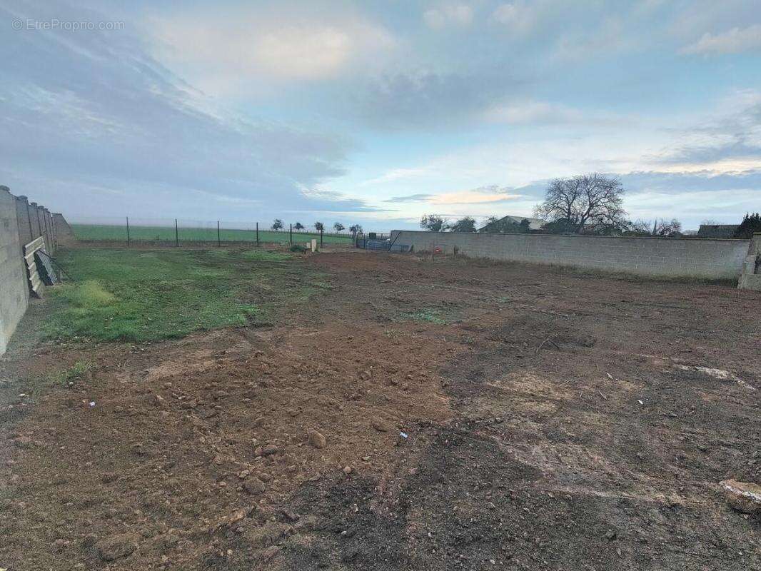 Terrain à EPIEDS