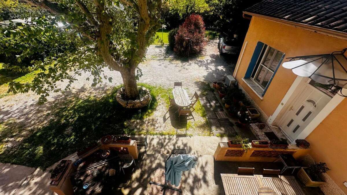 Maison à VIOLES