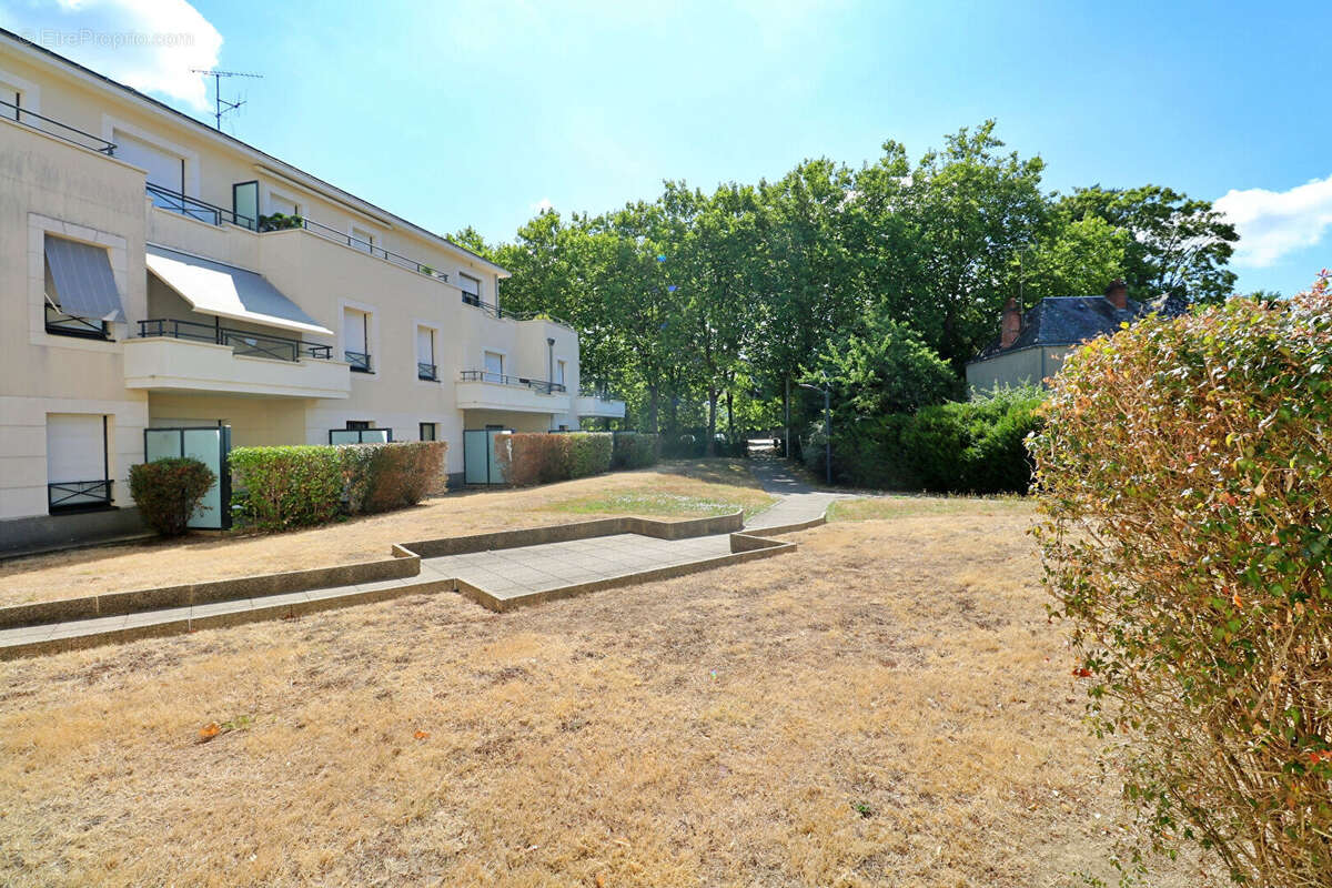 Appartement à AVRILLE