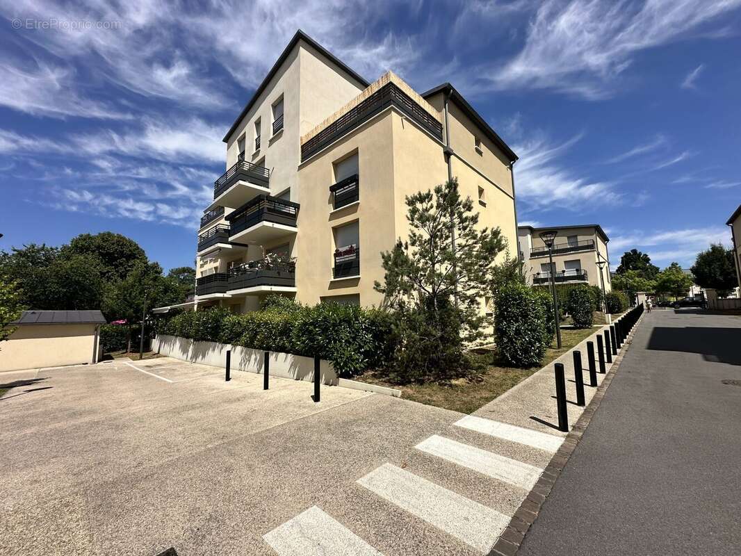 Appartement à SAVIGNY-LE-TEMPLE