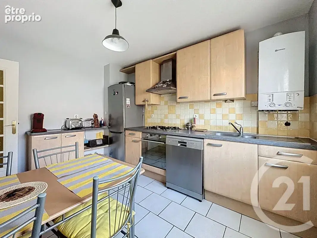 Maison 83 m² à Saint-Pierre-De-Chandieu  - photo 9