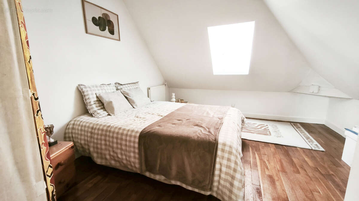 Maison à PONT-SAINTE-MARIE