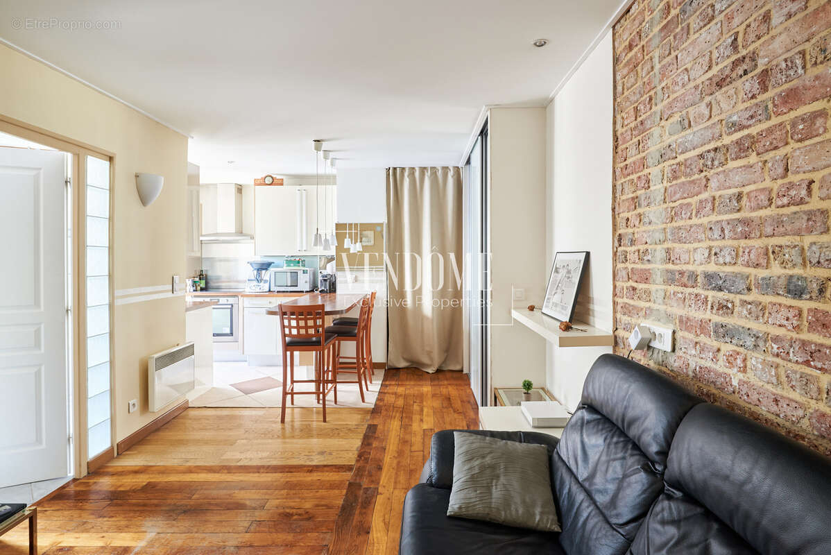 Appartement à PARIS-10E