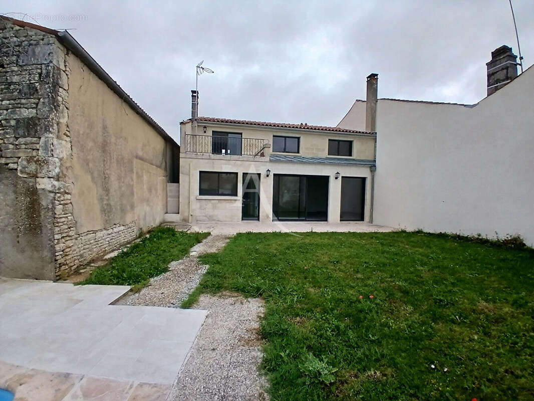 Maison Saint Hilaire De Villefranche 8 pièce(s) 190.34 m2 Description du bien - photo 10