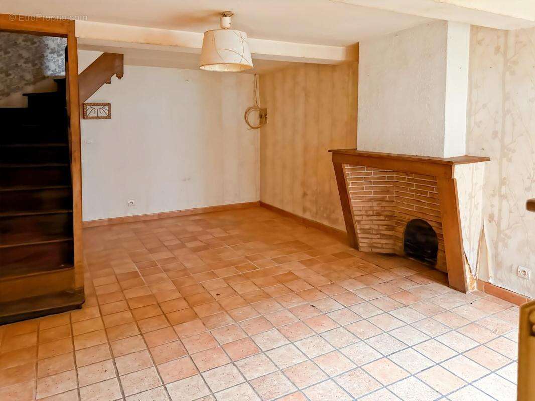 Maison à RENWEZ