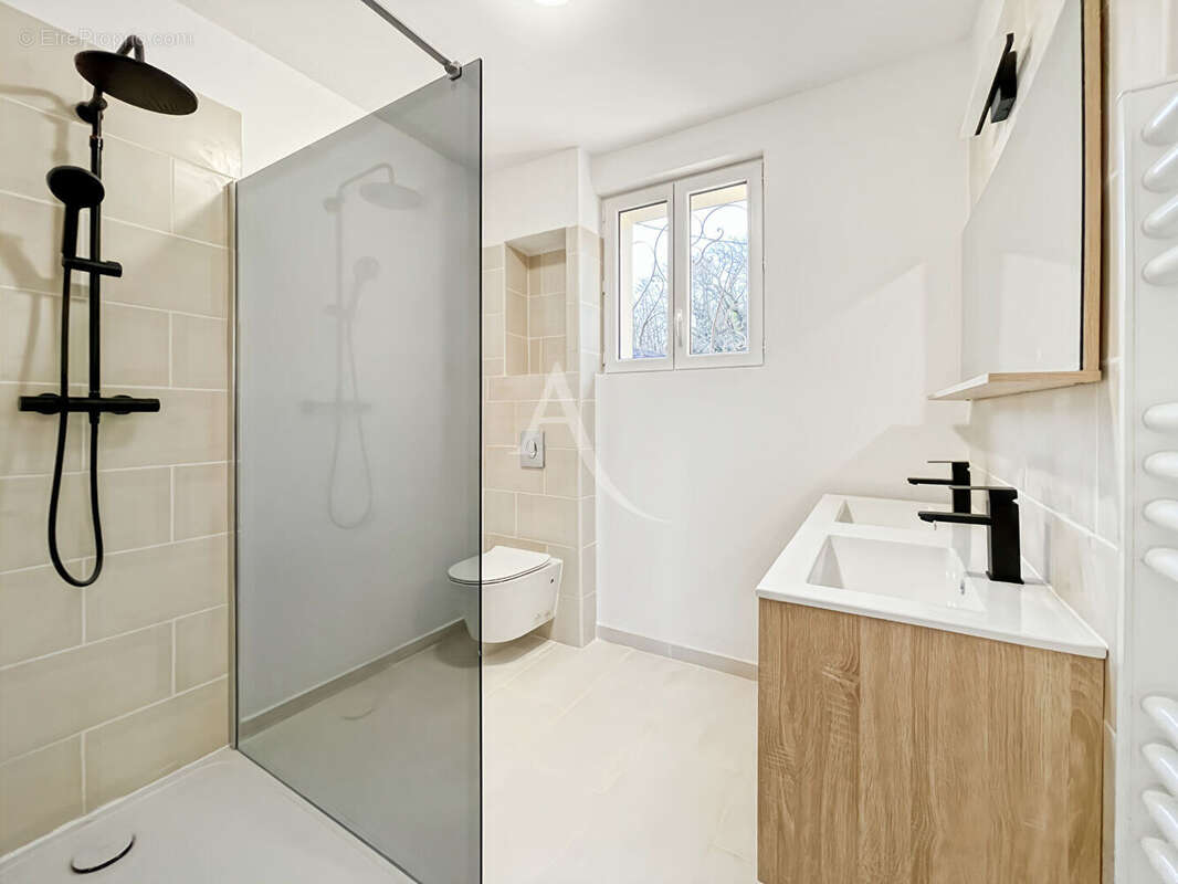 Maison à MONTAIGU-DE-QUERCY