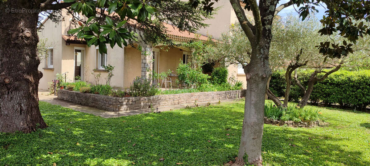 Maison à RODILHAN