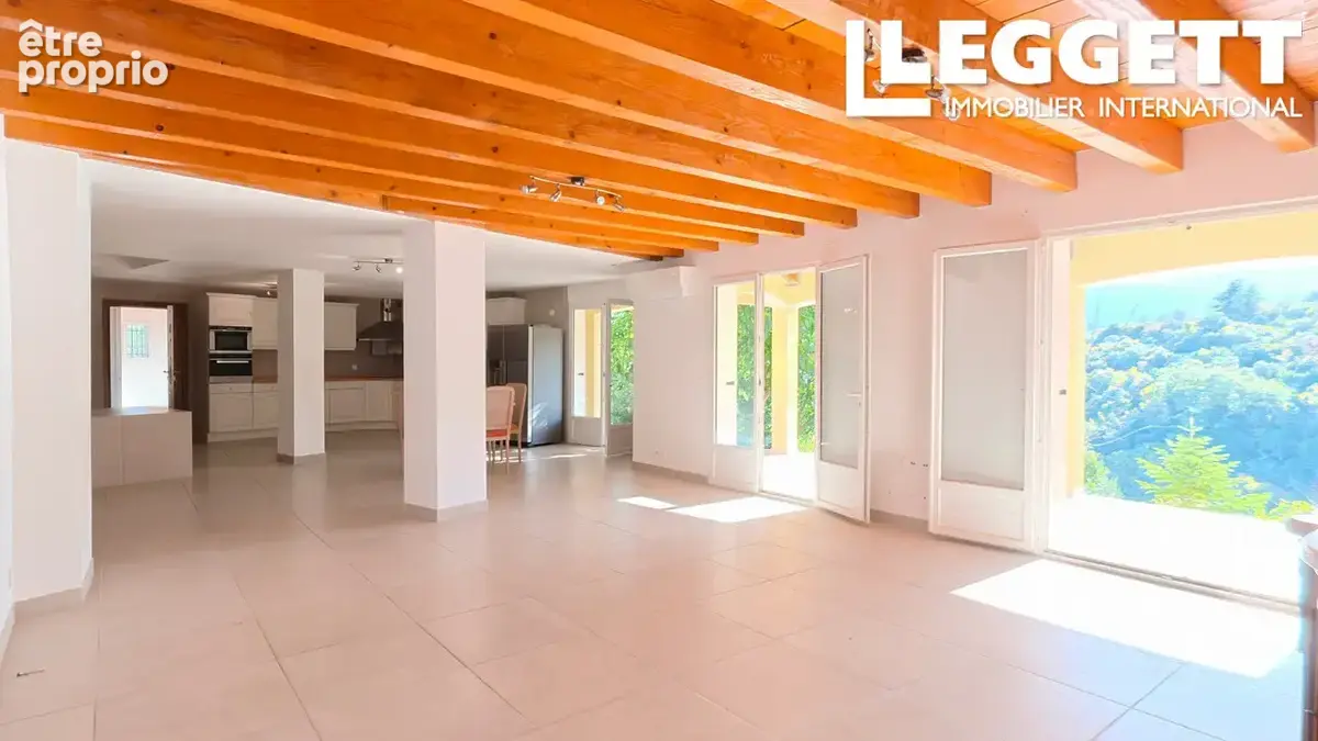 Villa de 200 m² avec trois suites parentales et deux garages, située à Plan-d’Aups-Sainte-Baume - photo 7
