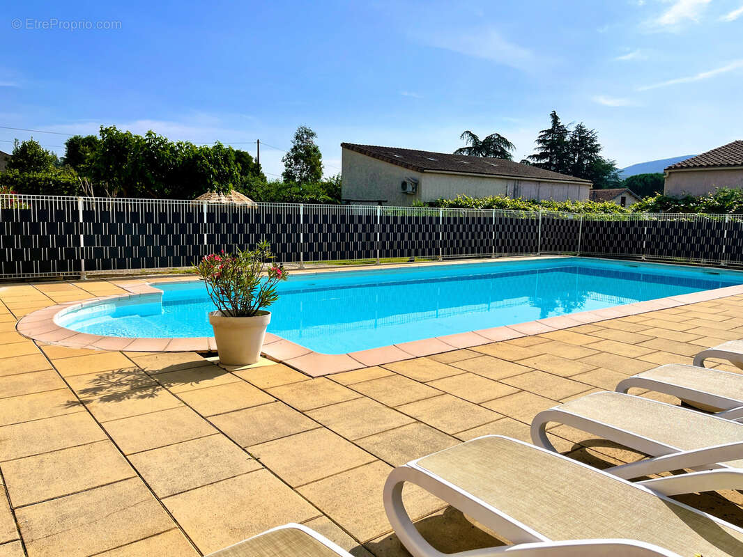Appartement T5 duplex, vue et terrasse (Mimosa), parking dans résidence avec piscine, parc et terrain de pétan - photo 13