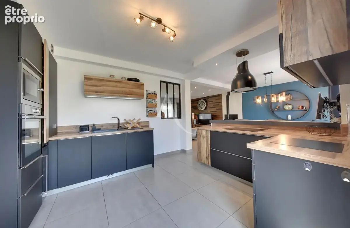 Maison individuelle 7 pièces 156 m² Chevry-Cossigny - superbes prestations ! - photo 5