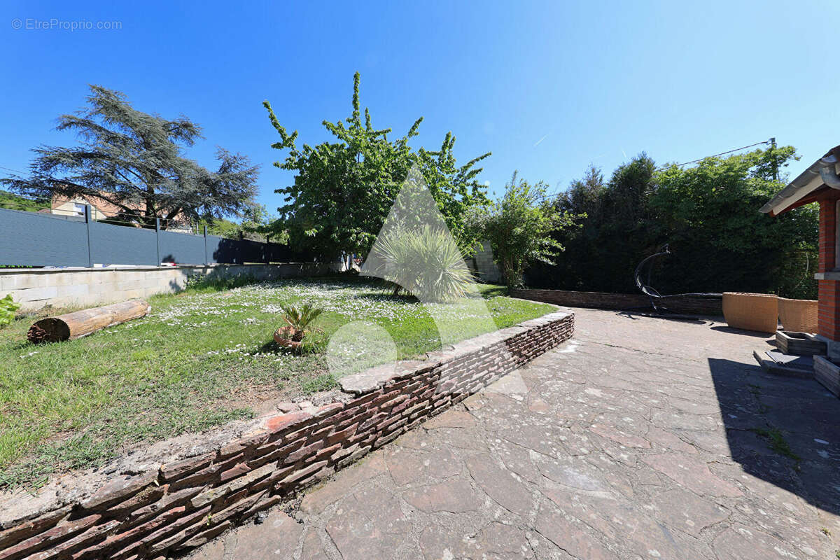 Maison à SAINTRY-SUR-SEINE