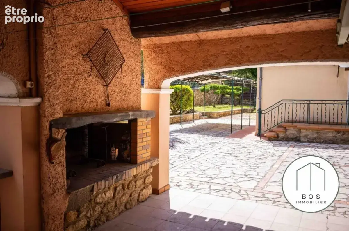 Villa avec piscine et garage - photo 12