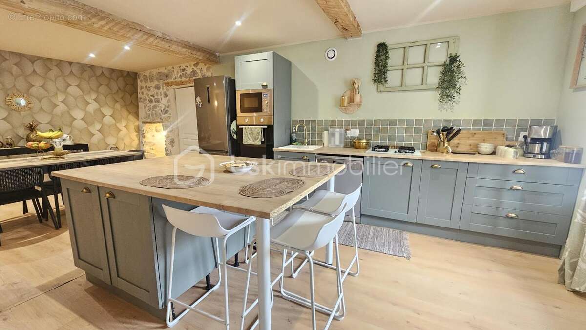 Maison rénovée 150 m² + 50 m² dépendances - photo 2