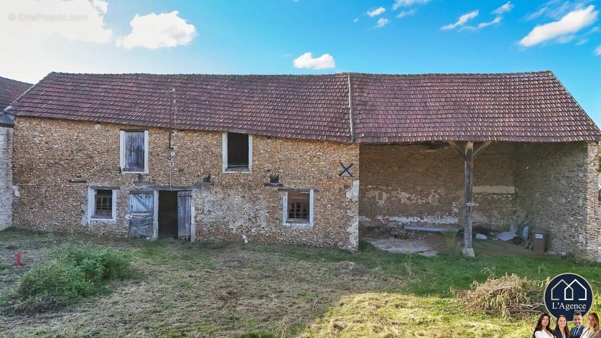 Maison à HOUDAN