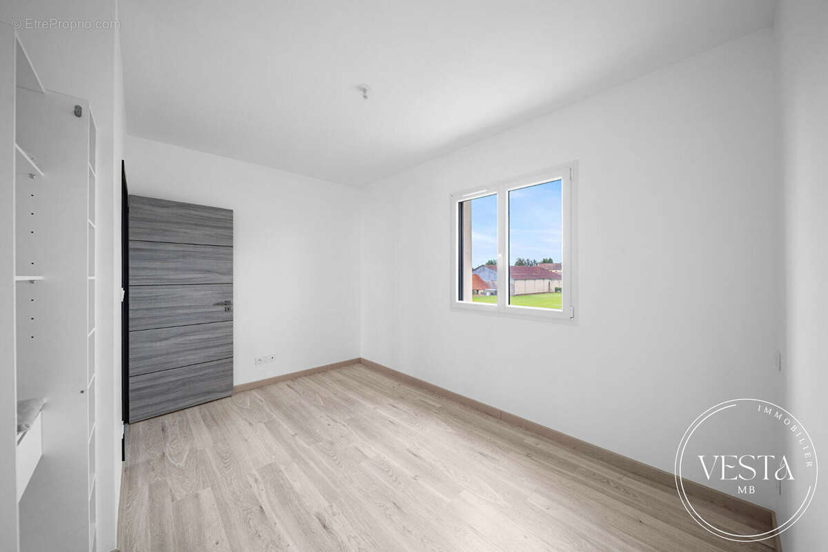 Maison à COLLONGES-LES-PREMIERES