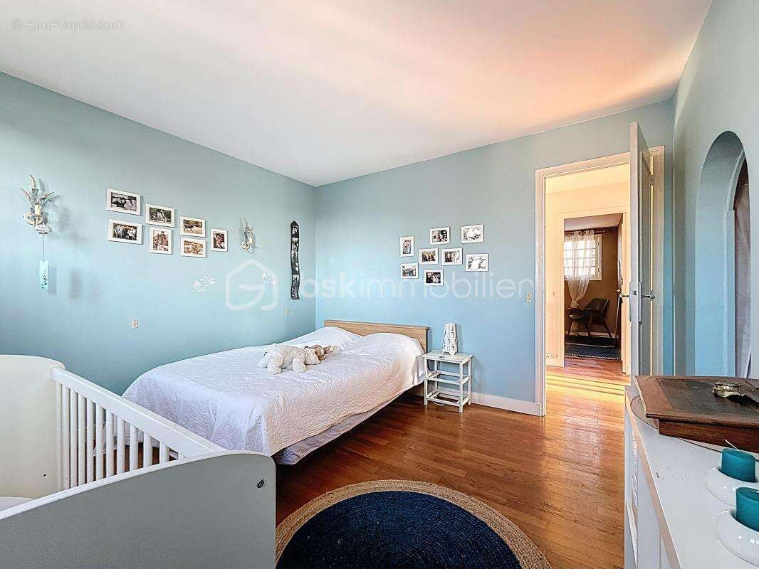 Maison familiale 11 pièces – Terrasse & jardin Ouest – 7 chambres + bureau – Garage - photo 21