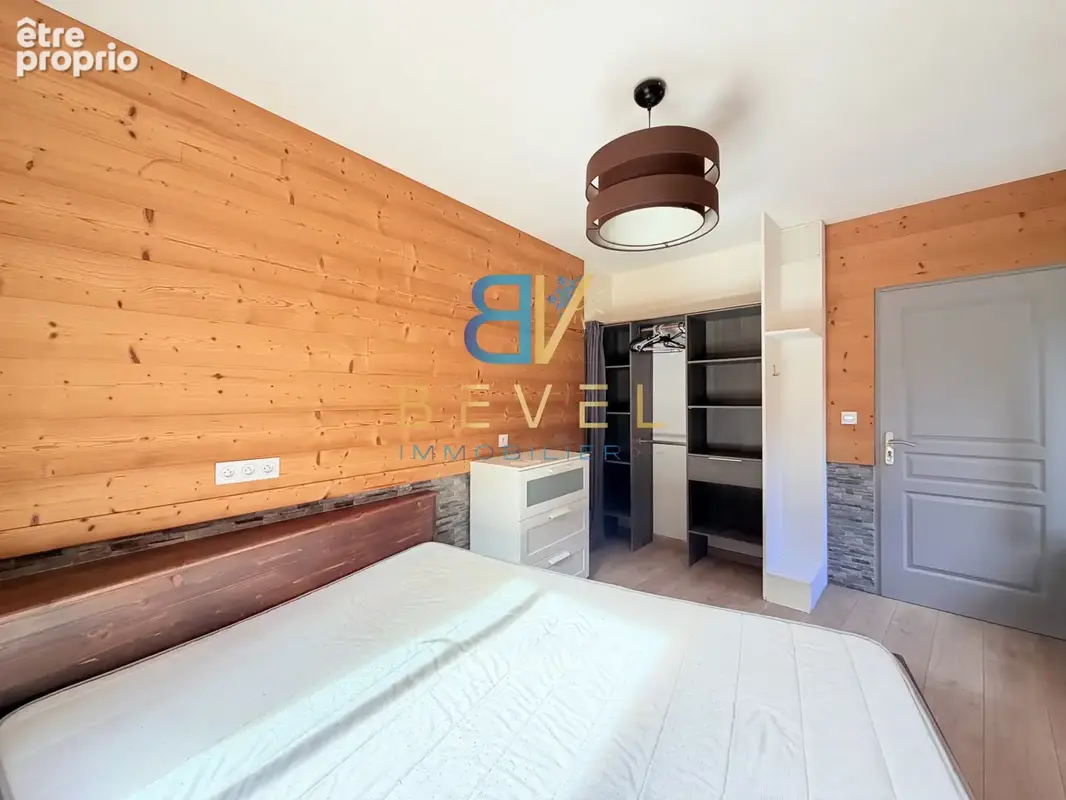 (73) Saint-Julien-Mont-Denis - Centre Village - Rare Appartement T2 bis - Grande chambre - Spacieuse terrasse - photo 16