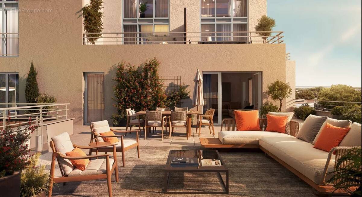 Appartement à CHATEAUNEUF-GRASSE