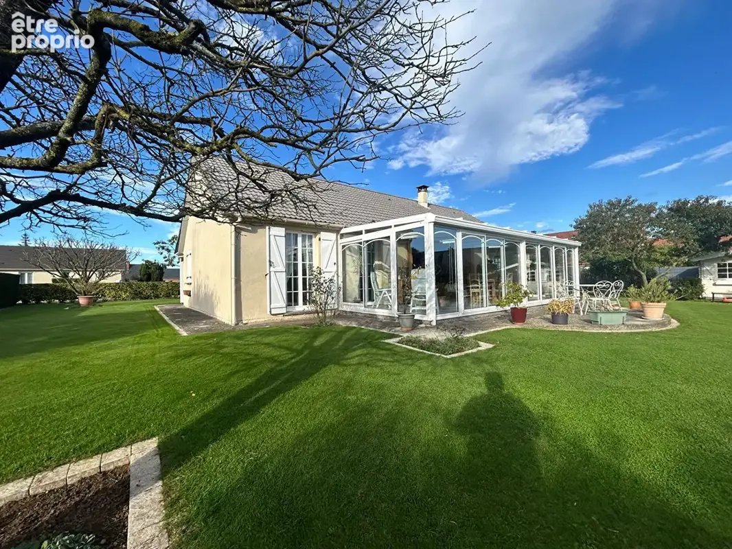 A vendre - maison de plain pied sur genereuse parcelle de terrain - photo 13