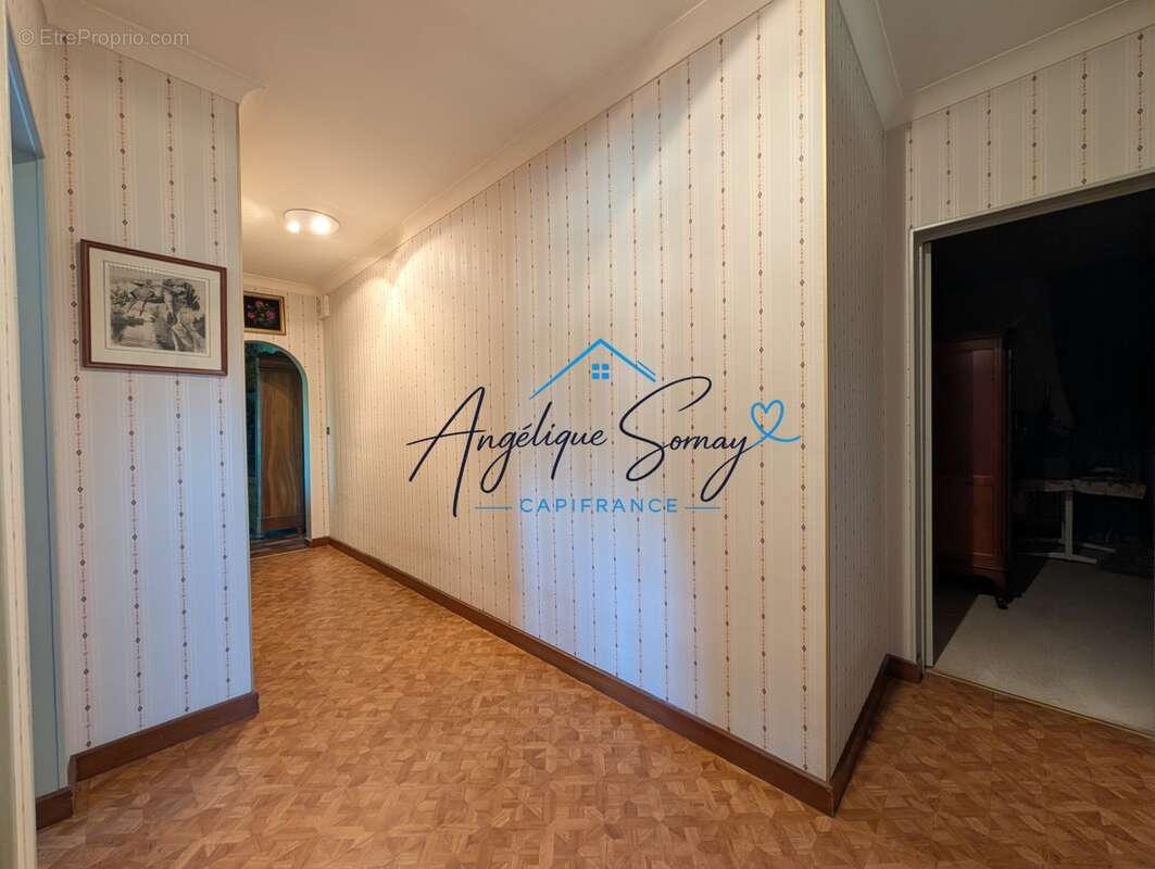 À VENDRE – Belle maison familiale de caractère de 200 m² avec terrain de 2 771 m² à Lays-sur-le-Doubs à 15 minutes de seurre - photo 11