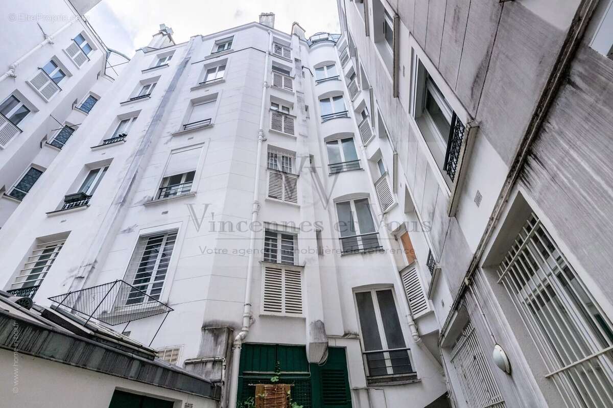 Appartement à PARIS-14E