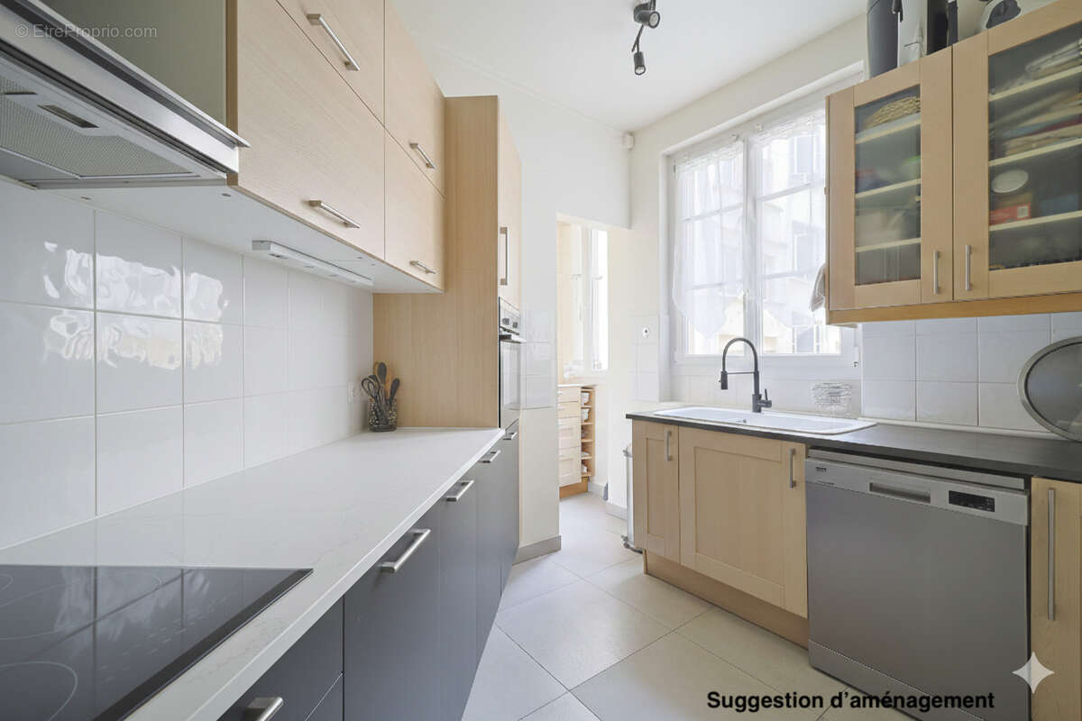 Appartement à PARIS-16E