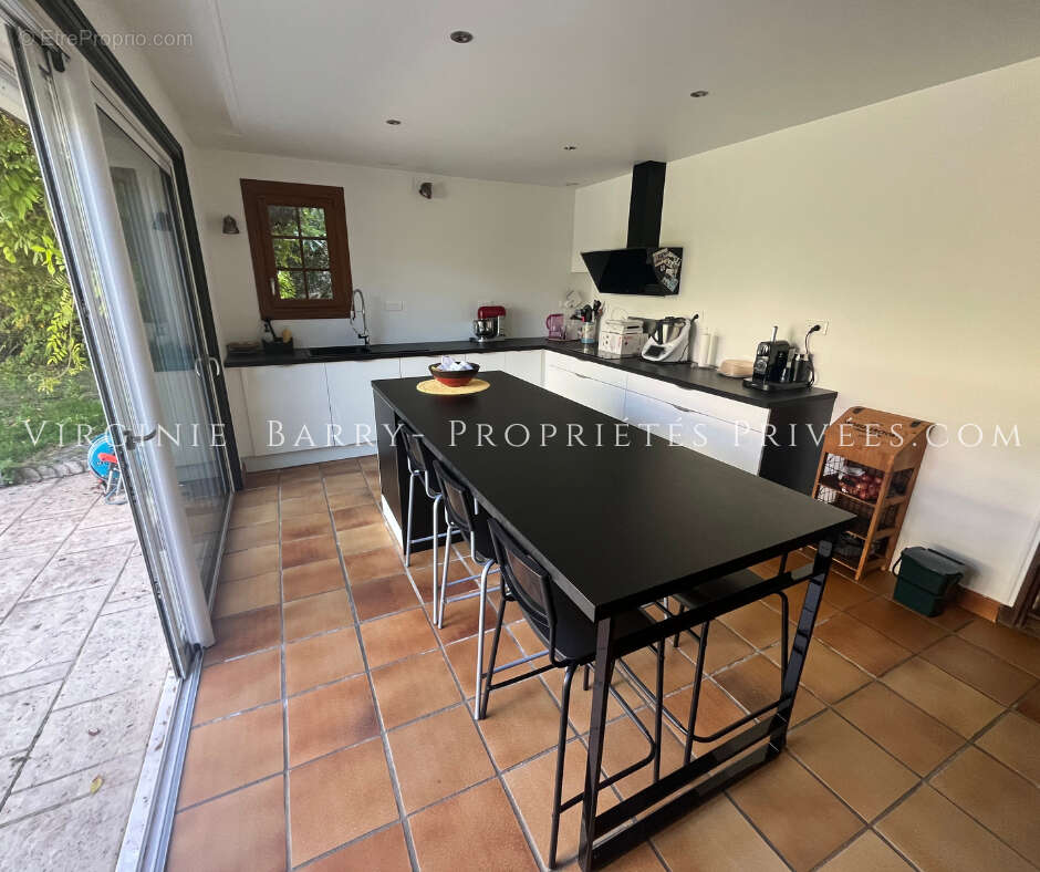 Maison à TONNAY-CHARENTE